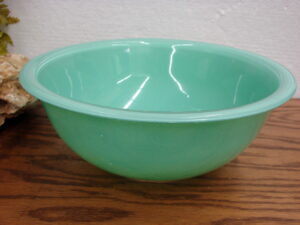Vintage PYREX Clear Bottom Ringed Mint Green #325 Mixing Nesting Bowl