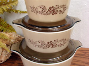 Vintage PYREX Homestead Brown Pattern #473-475 Cinderella Round Casserole w/ Clear Brown Lids