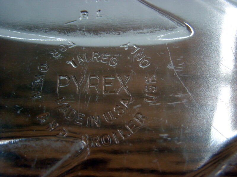 Vintage PYREX #815 Heavy Duty Footed Meat Carving Tray w/ Well Clear Glass, Moose-R-Us.Com Log Cabin Decor