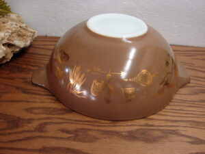 Vintage PYREX Early American Patterned #444 Cinderella Nesting Mixing Bowl