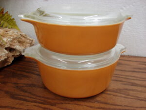 Vintage PYREX Old Orchard Butterscotch #471 Cinderella Round Casserole w/ Clear Lid