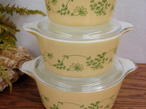 Vintage PYREX Shenandoah Pattern Kitchen Casserole w/ Lid Nesting Mixing Bowls