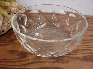 Vintage PYREX Sculptured Teardrop Ovenware 10" Serving Bowl 4 Qt