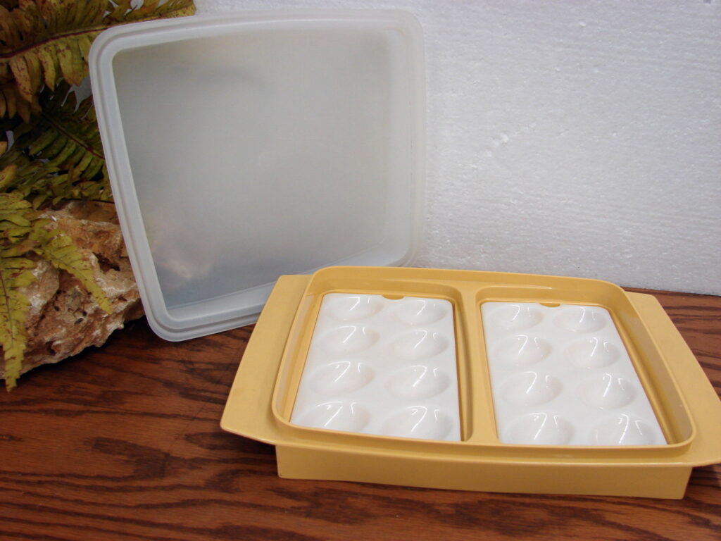 Tupperware Deviled Egg Keeper #723 Storage Container 4 Pc Complete ...