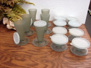 Vintage Tupperware Desert Parfait Footed Lidded Sundae Pudding Cups 14 Pc Set