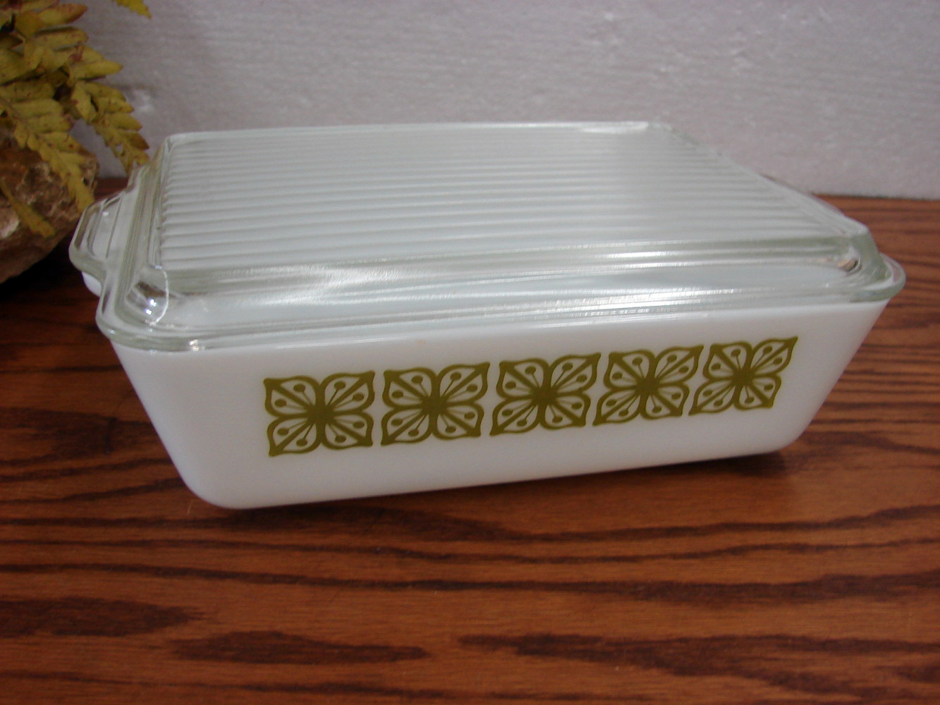 Vintage PYREX Verde Green Autumn Floral #503 Refrigerator Dish w/ Lid