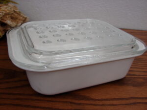 Vintage Corning Ware White MC-1 Rectangular Casserole Refrigerator Dish w/ PYREX Bubble Lid