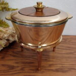 Complete Wood Vintage Fire King Georges Briard Gold TriPod 2 Qt Casserole 4 Pc Set