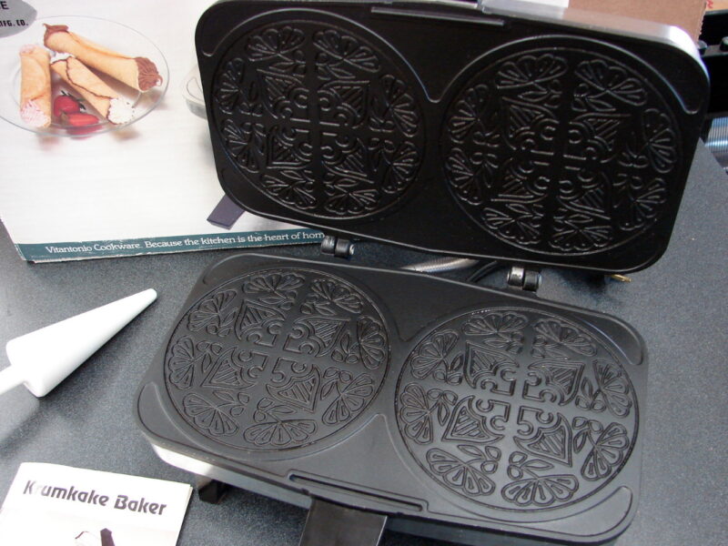 Electric Vitantonio Krumkake Baker Authentic Waffle Cookie Iron Pizzelle #350 NIB, Moose-R-Us.Com Log Cabin Decor