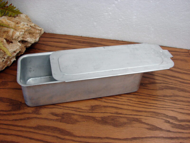 Vintage Mirro Aluminum Sliding Lid Loaf Pan Baking Lasagna Cake 5196M, Moose-R-Us.Com Log Cabin Decor