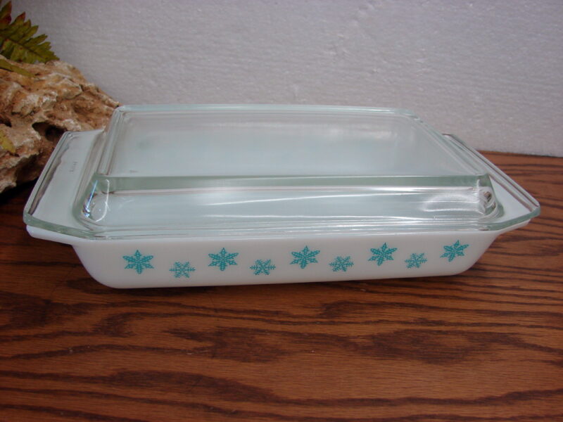 Vintage PYREX White w/ Turquoise Snowflake #548 Space Saver Lid, Moose-R-Us.Com Log Cabin Decor