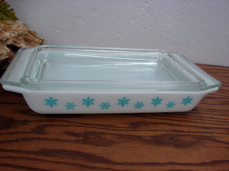 Vintage PYREX White w/ Turquoise Snowflake #548 Space Saver Lid, Moose-R-Us.Com Log Cabin Decor