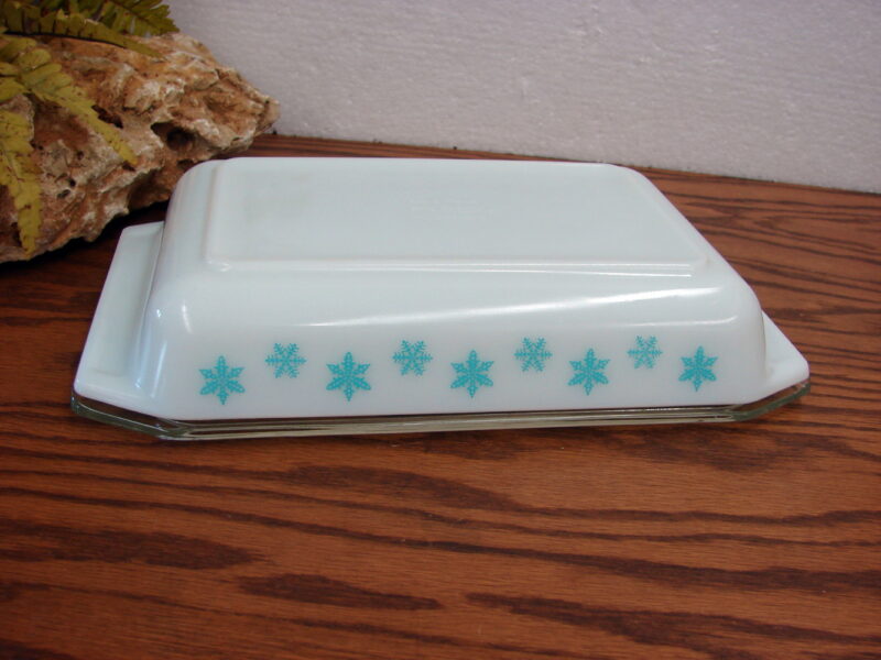 Vintage PYREX White w/ Turquoise Snowflake #548 Space Saver Lid, Moose-R-Us.Com Log Cabin Decor