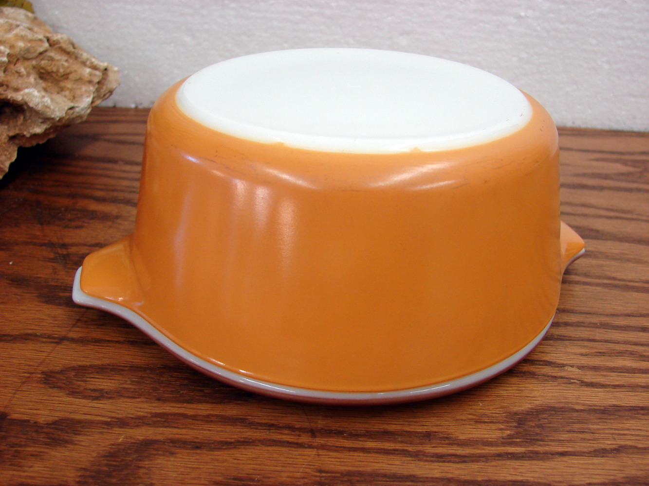 Vintage PYREX Old Orchard Butterscotch #472 Cinderella Round Casserole w/ Brown Lid - Image 2