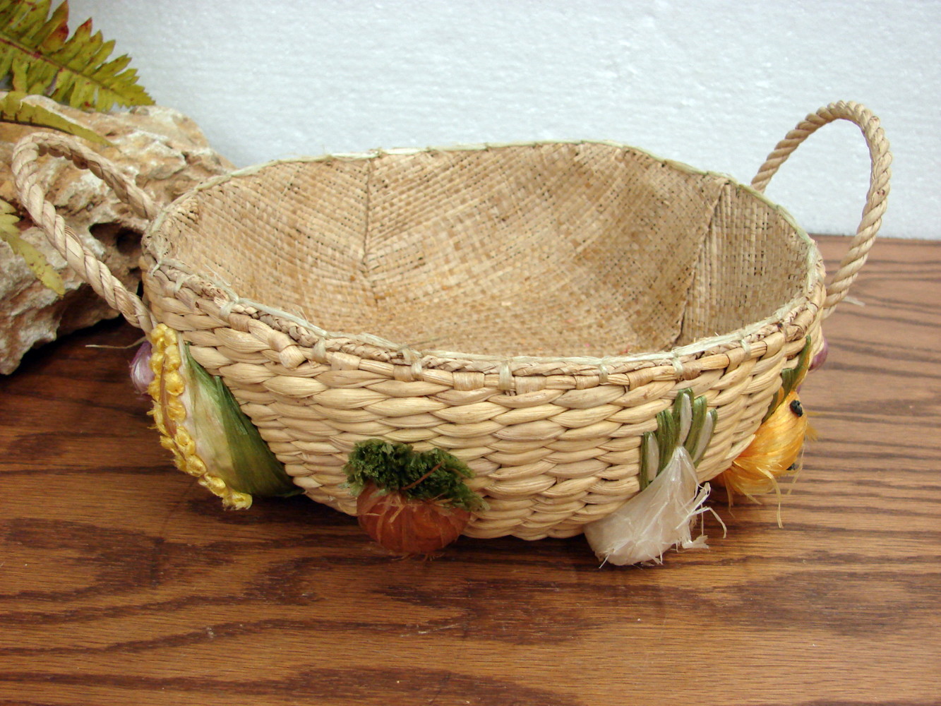 Round Boho Vintage Raffia Woven Straw Fruit Casserole Dish Cover 8 1/2"