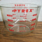 Vintage PYREX 8 Cup 64 oz 2 Quart Measuring Cup Pitcher Red Print