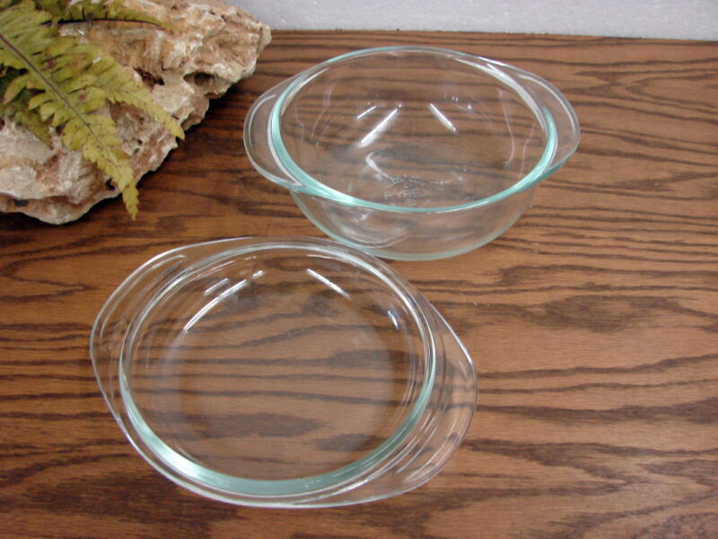 Vintage PYREX #022 Clear Round Baking Dish 1 Qt w/ #682 Lid, Moose-R-Us.Com Log Cabin Decor