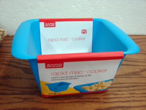 Brand New Rapid Brands Mac Cooker Box of Mac & Cheese in Microwave in Mintutes