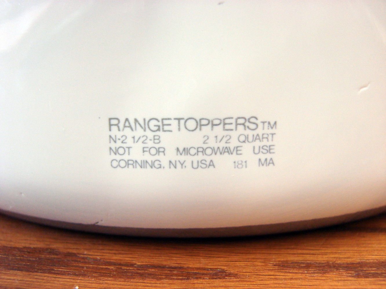 Vintage Corning Ware Spice of Life N-2 1/2 Quart Range Topper Sauce Pan w/ PYREX Glass Lid - Image 4