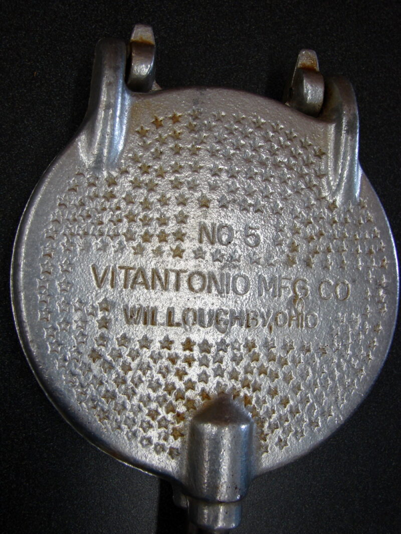 Vintage Vitantonio Pizzelle Iron No. 5 Italian Waffle Maker Baker 5&#8243;, Moose-R-Us.Com Log Cabin Decor