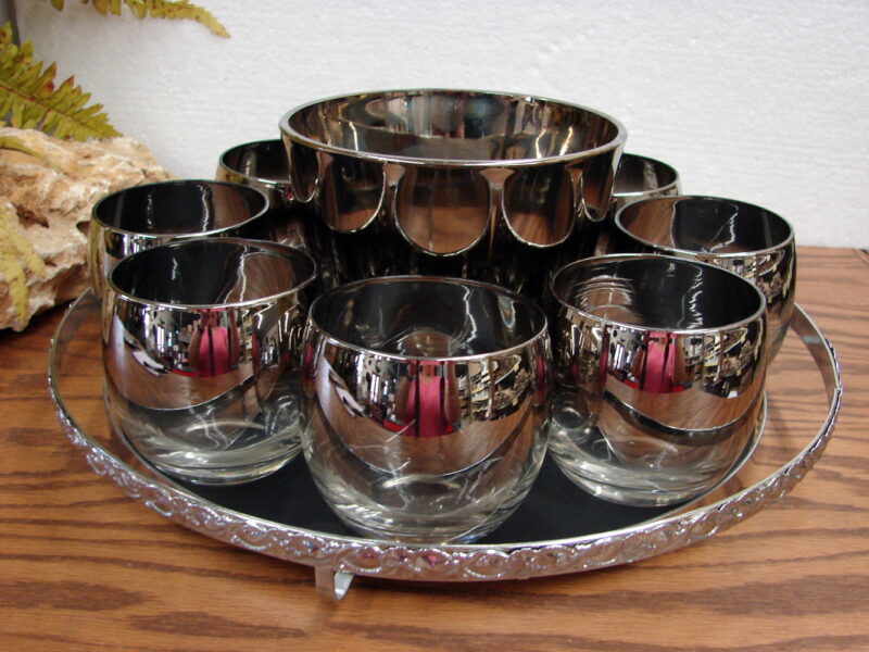 Vintage Dorothy Thorpe Silver Fade Roly Poly Ice Bucket Round Platter Tray, Moose-R-Us.Com Antiques Collectibles Log Cabin Decor