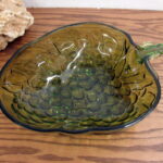 Large Vintage Indiana Glass Green Grape Cluster Shaped Fruit Bowl - Image 2