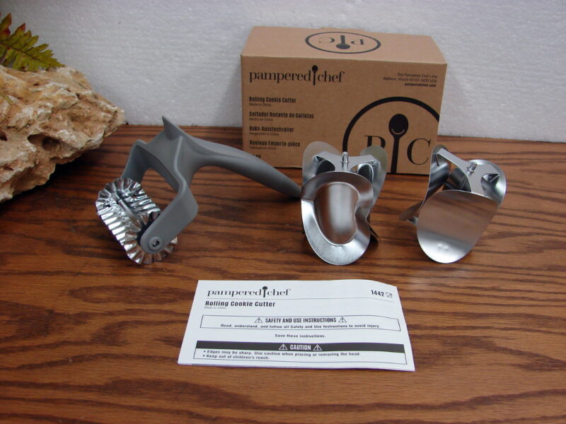 Original Pampered Chef Rolling Cookie Cutter Set NIB #1442, Moose-R-Us.Com Log Cabin Decor