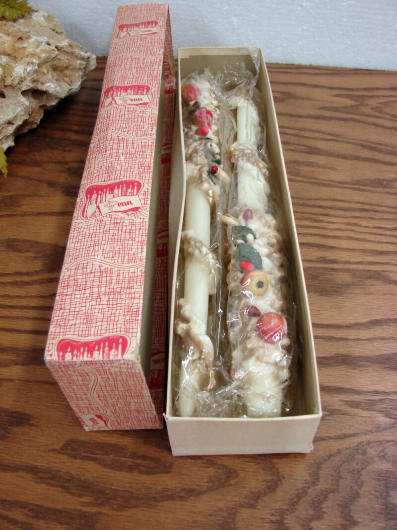 Vintage Penn Wax Taper Candle #874 14&#8243; Berries Pearls Twist New in Box, Moose-R-Us.Com Log Cabin Decor