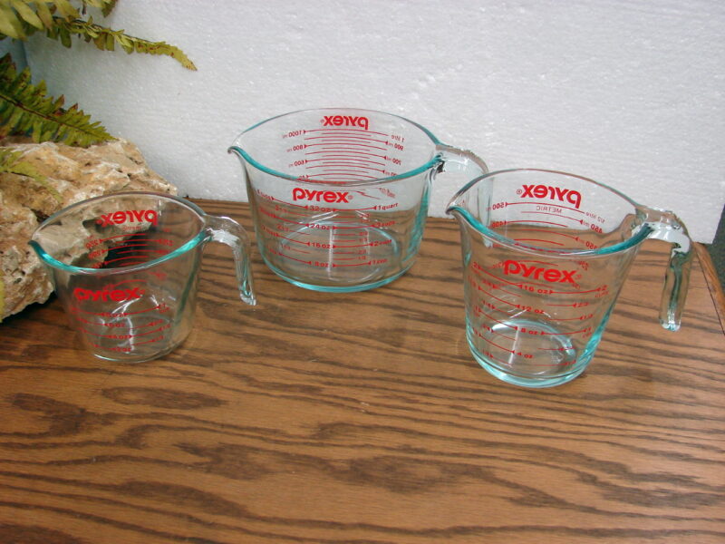 Newer Pyrex 8 16 32 oz Measuring Cup Set Blue Tint Red Lettering, Moose-R-Us.Com Log Cabin Decor