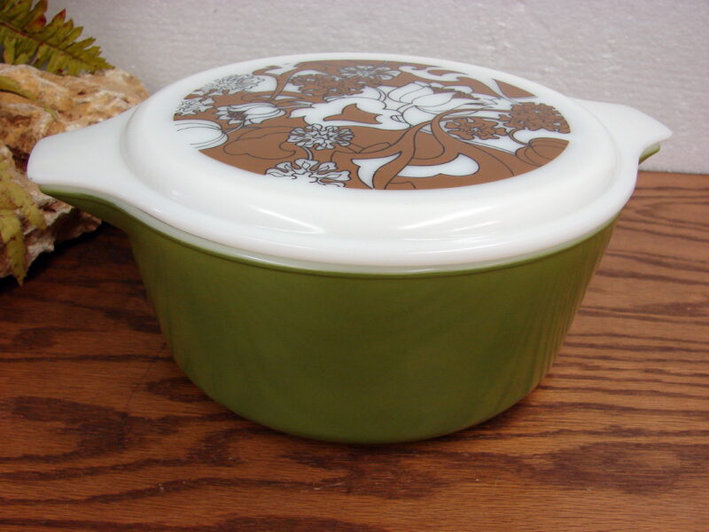 Vintage PYREX Nouveau Floral Verde #475 Cinderella Round Casserole w/ Lid, Moose-R-Us.Com Log Cabin Decor