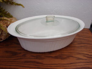 Corning Ware French White Oval Casserole 4 Qt w/ PYREX Glass Lid