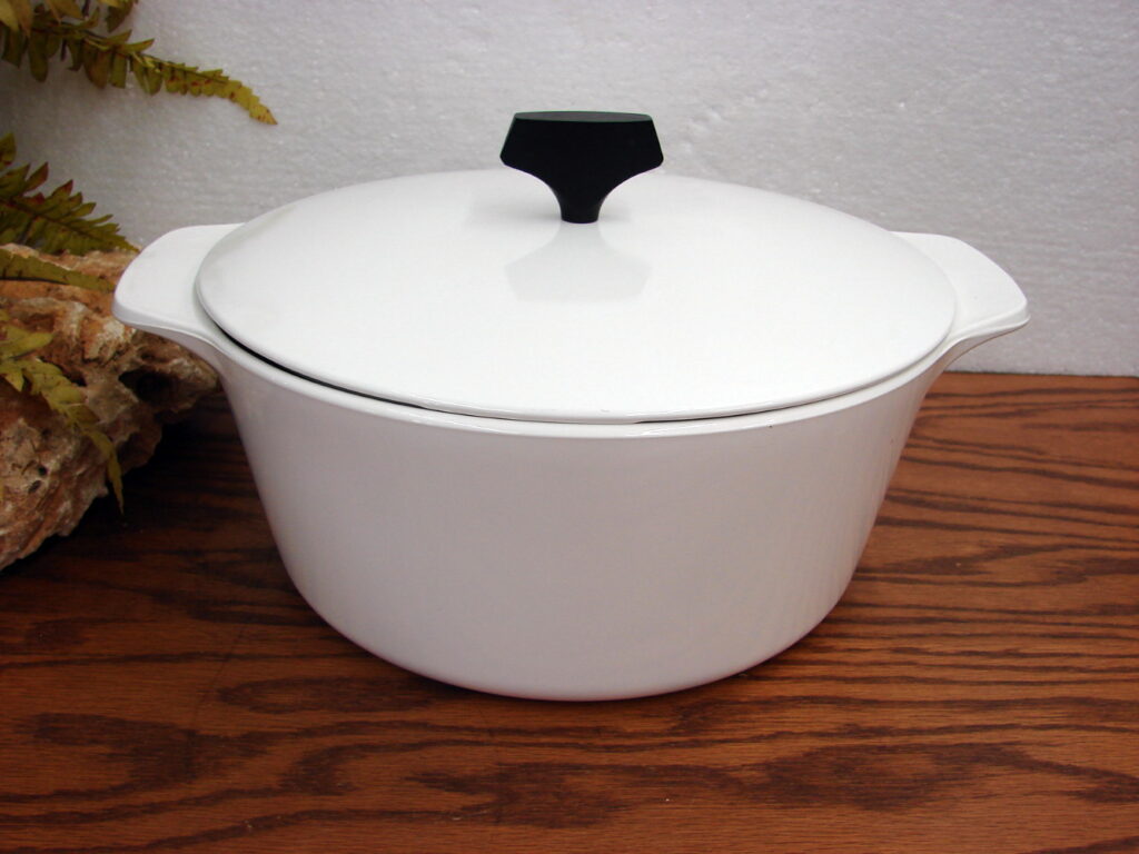 Vintage Corning Ware Buffet Server 4 Quart White Casserole Stew USA Cooking Pot