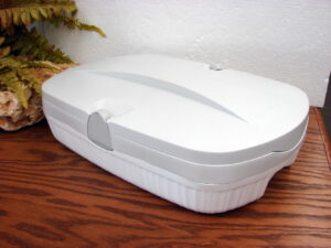 Corning Ware White Insulated Carrier Rectangular Casserole Lasagna w/ Lid