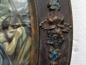 Antique Gesso Bubble Glass Curved Convex Oval Victorian Jesus Picture Frame