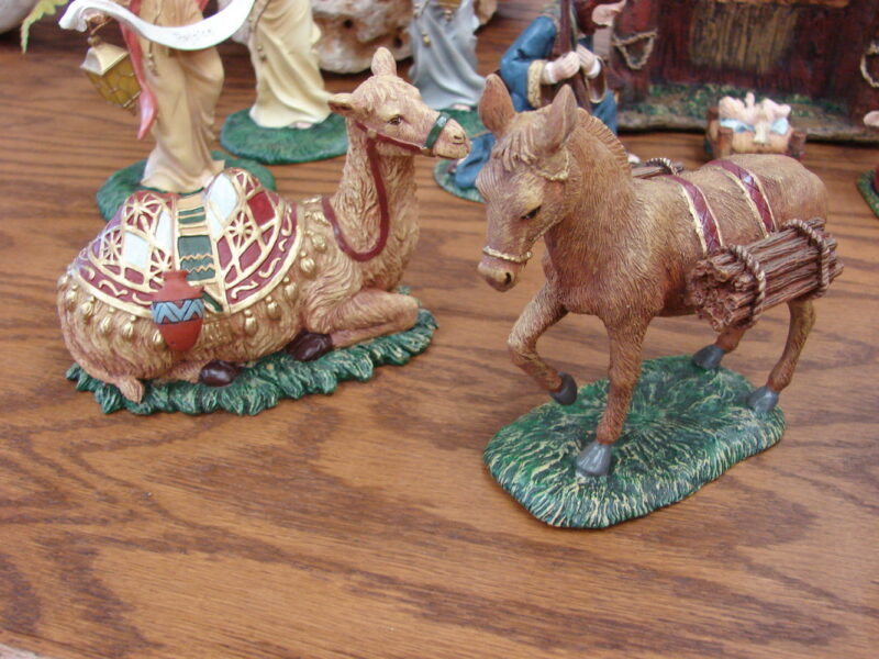 Thomas Kinkade Hawthorne Village Nativity Scene 16 Pc, Moose-R-Us.Com Log Cabin Decor