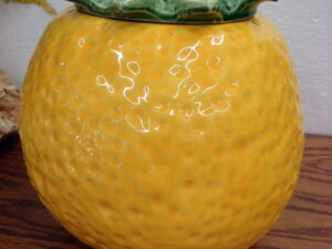 Lenox 1999 Holiday Santa Collection Millennium Cookie Jar Gold Accents, Moose-R-Us.Com Log Cabin Decor