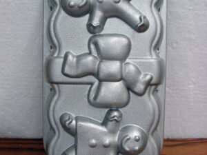 Nordic Ware Heavy Duty Baking Pan Gingerbread Loaf Boy Girl Bow