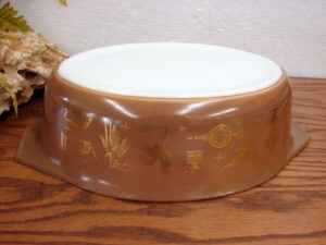 Vintage PYREX Early American Patterned #045 Oval Casserole 2 1/2 Qt