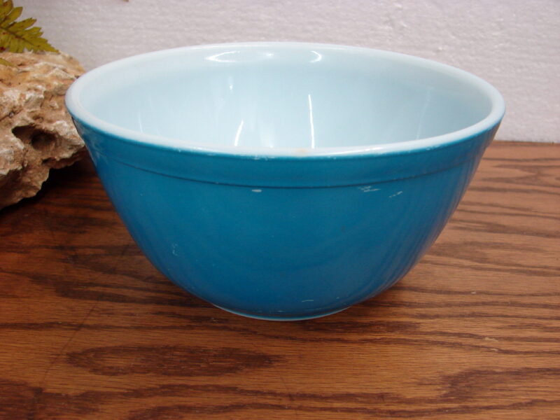 Vintage PYREX Horizon Blue #402 Round Nesting Mixing Bowl 1 1/2 Qt, Moose-R-Us.Com Log Cabin Decor