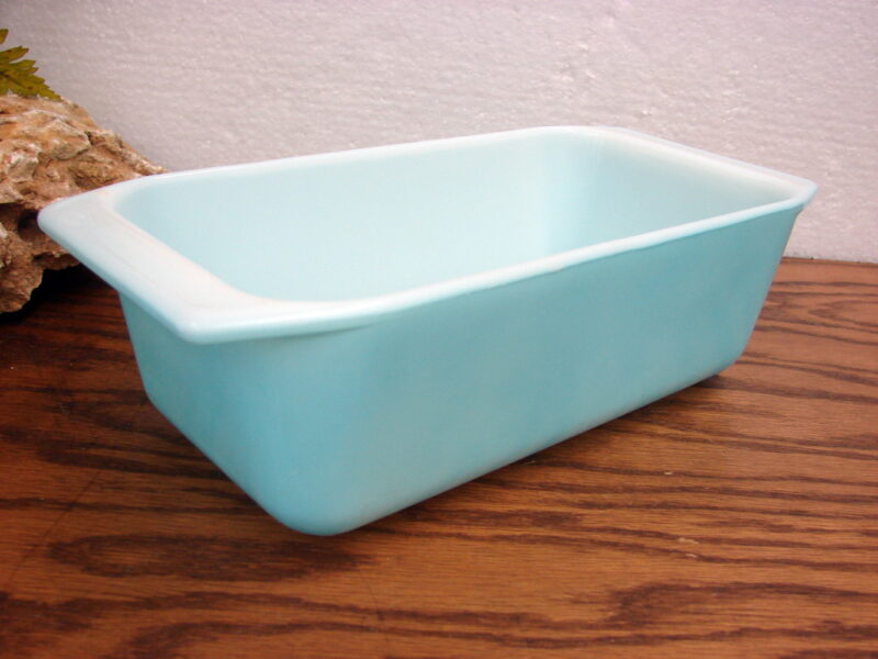 Vintage PYREX 913 Aqua Turquoise Robins Egg Blue Milk Glass Loaf Pan USA, Moose-R-Us.Com Log Cabin Decor