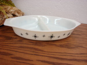 Vintage PYREX Atomic Black Star Compass Divided Dish 1 1/2 Quart