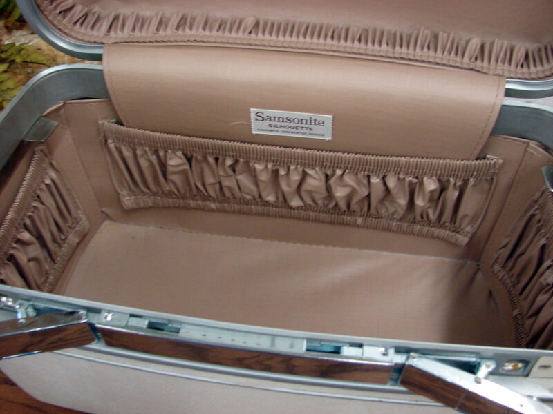 Vintage Samsonite White Cosmetic Make-up Carry-on Train Luggage Suitcase Case, Moose-R-Us.Com Antiques Collectibles Log Cabin Decor
