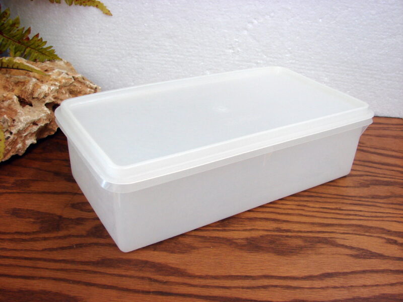 Tupperware Cracker Keeper Storage Container #677, Moose-R-Us.Com Log Cabin Decor