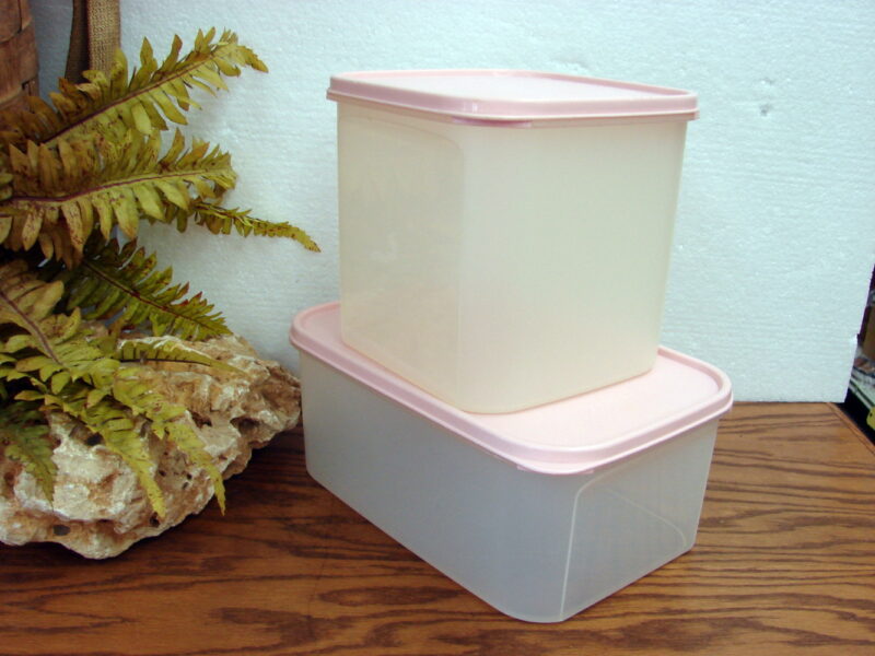 Tupperware Modular Mate 1621 and 1609 Pink Lids Set/2, Moose-R-Us.Com Log Cabin Decor