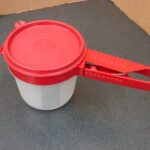Vintage Tupperware Sift It Sifter Attached Bowl Lid Hand Held Red 1689