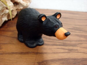 Big Sky Carvers Bearfoot Bears Jeff Fleming Matty Bear Figurine