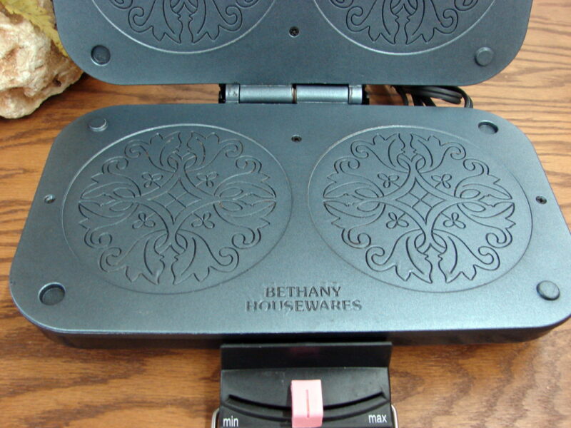 Vintage Scandinavian Krumkake Cookies Iron Bethany Housewares USA Electric, Moose-R-Us.Com Log Cabin Decor