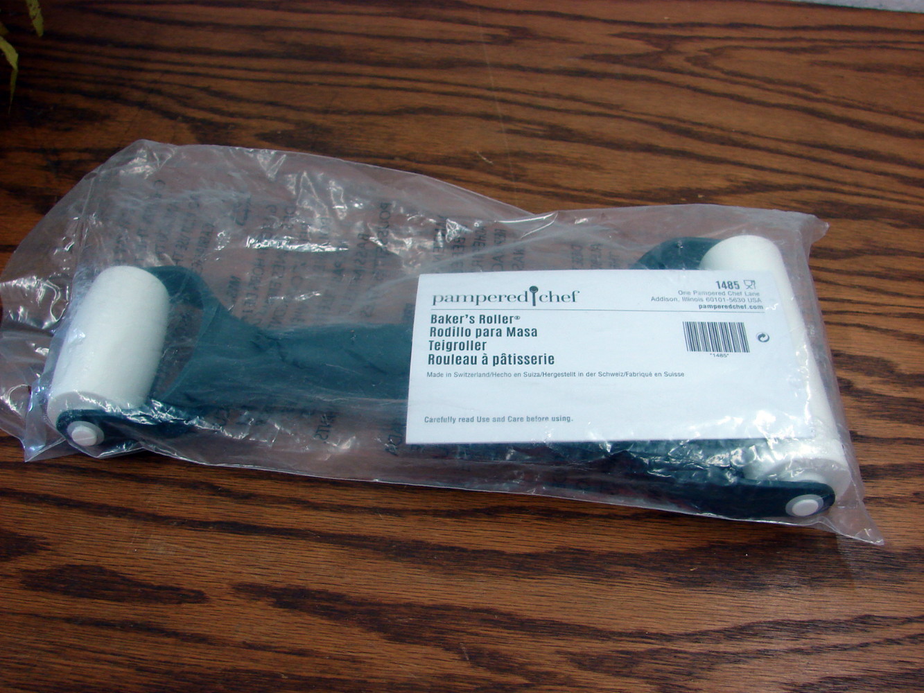 Brand New Pampered Chef #1485 Pastry Bakers Roller Dual Small Rolling Pin