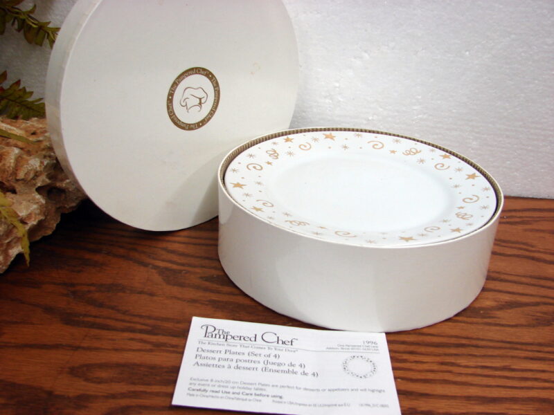The Pampered Chef Set/4 Desert Plates Celebration 1996 Original Box, Moose-R-Us.Com Log Cabin Decor