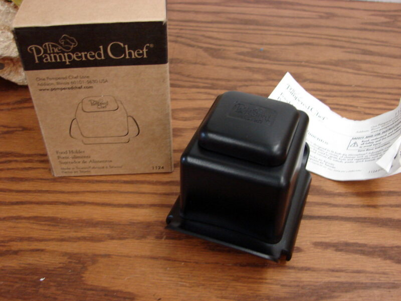 The Pampered Chef Food Holder #1124 Hold Safe for Cutting, Moose-R-Us.Com Log Cabin Decor